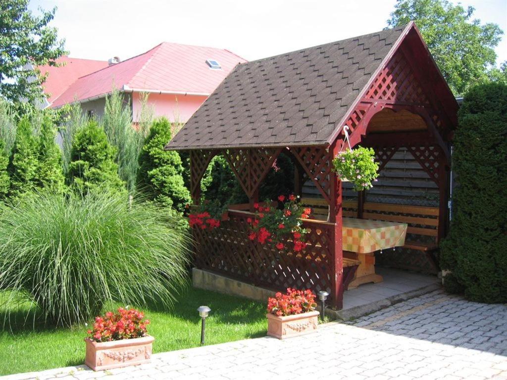 Szecsenyi Apartman Heviz Exterior photo